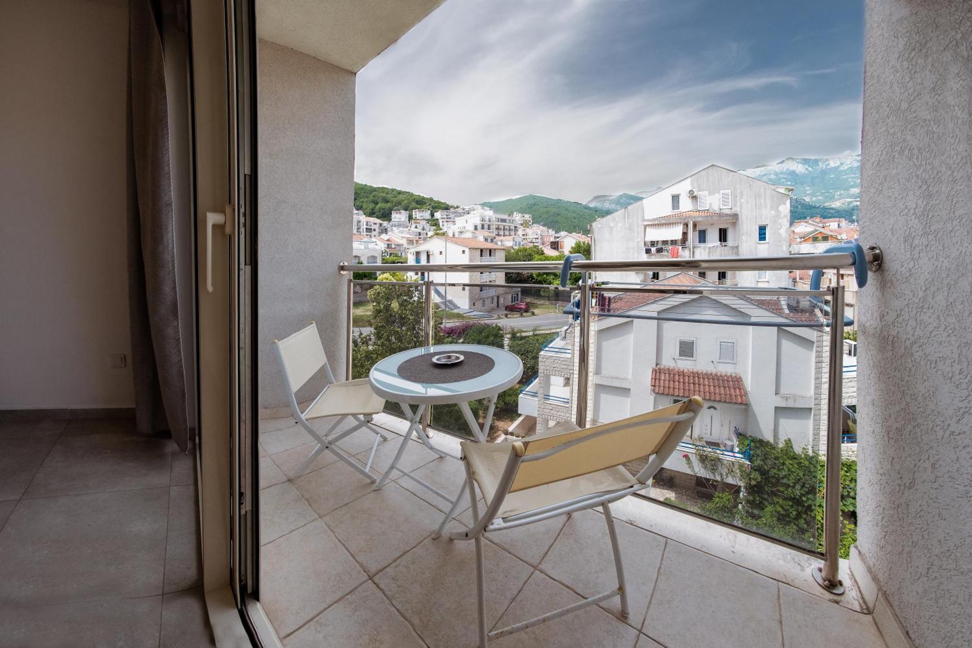 Square Inn Budva Exterior photo